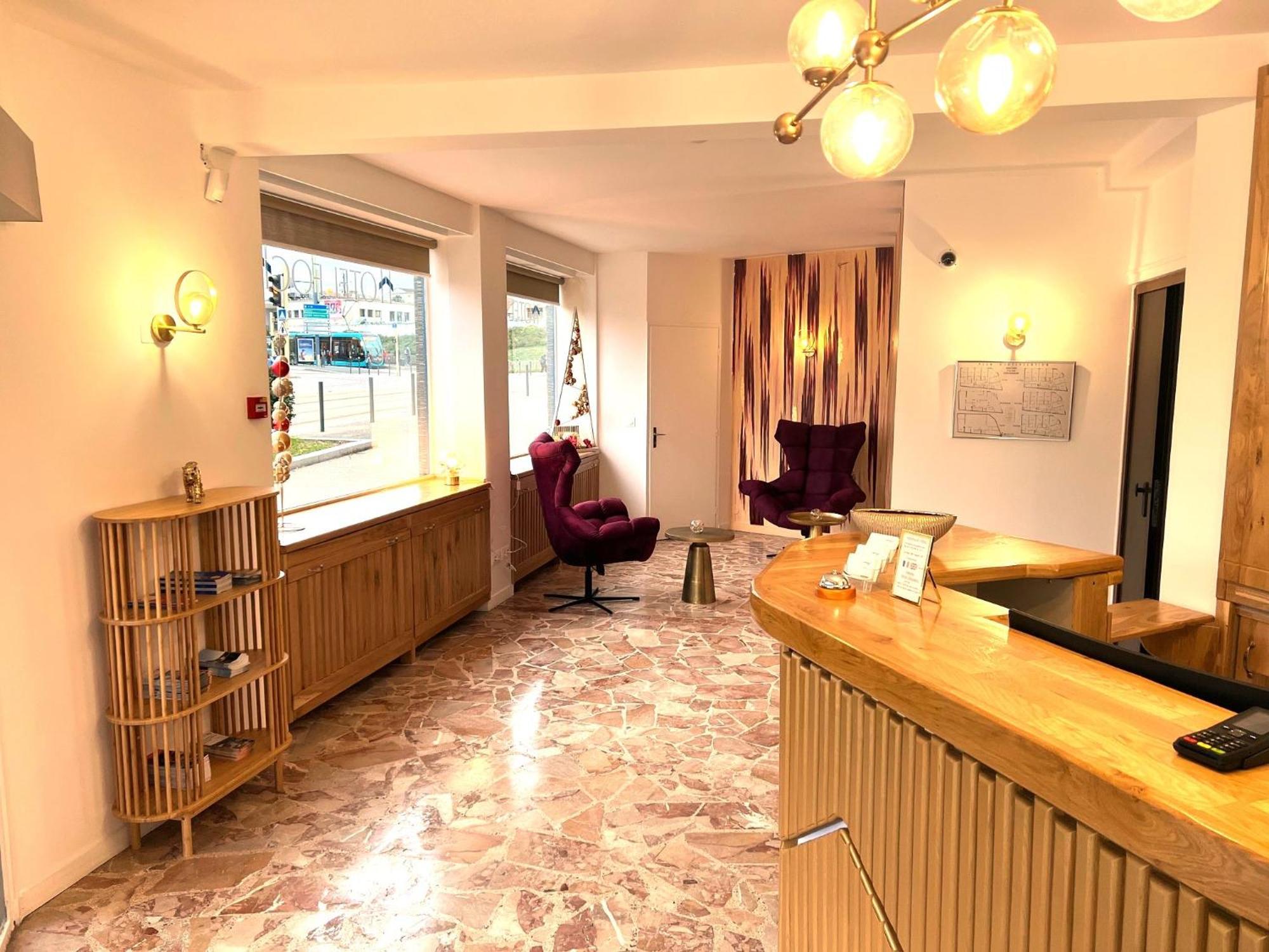 Contact Hotel Foch Besançon Zewnętrze zdjęcie
