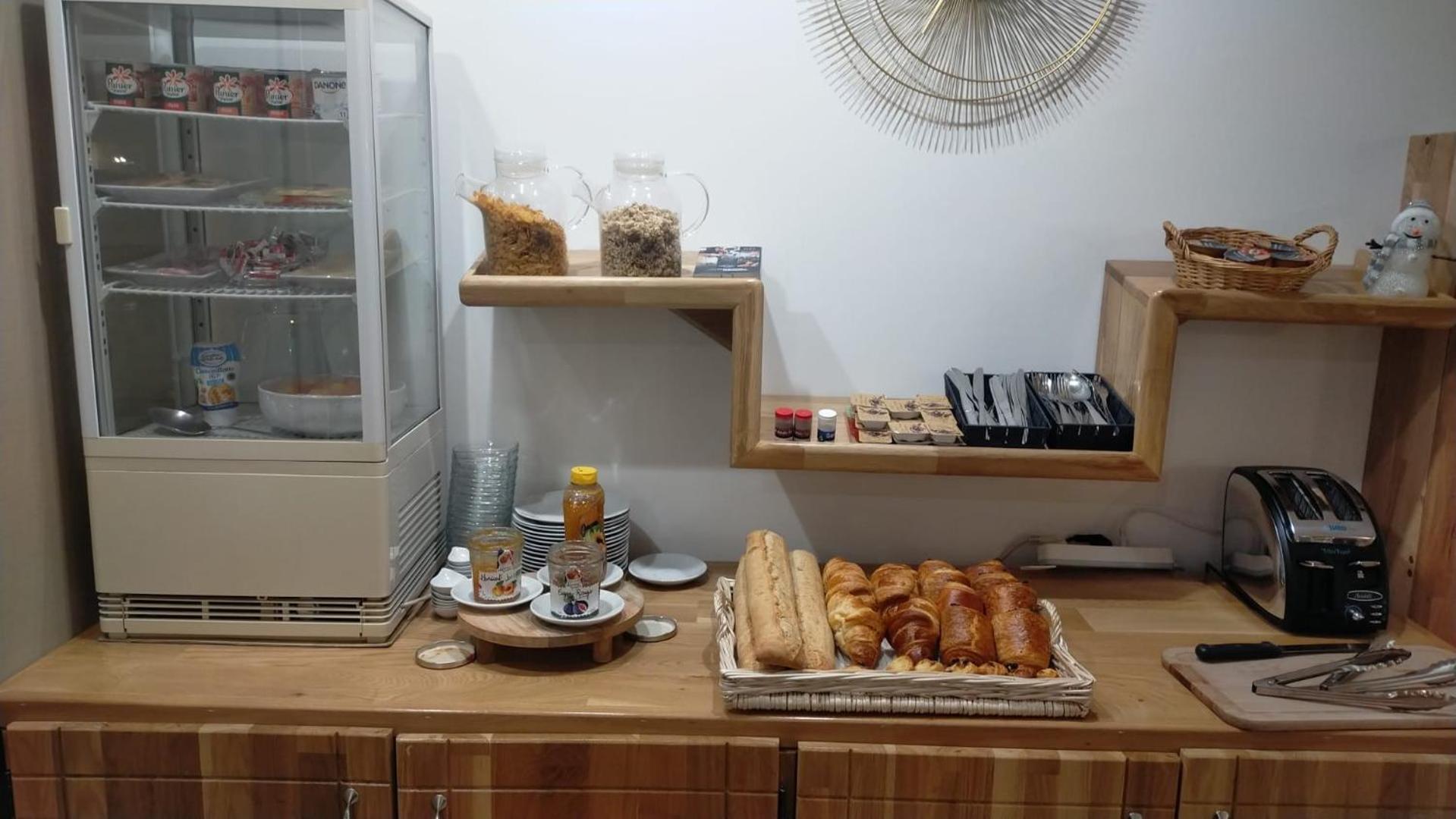 Contact Hotel Foch Besançon Zewnętrze zdjęcie