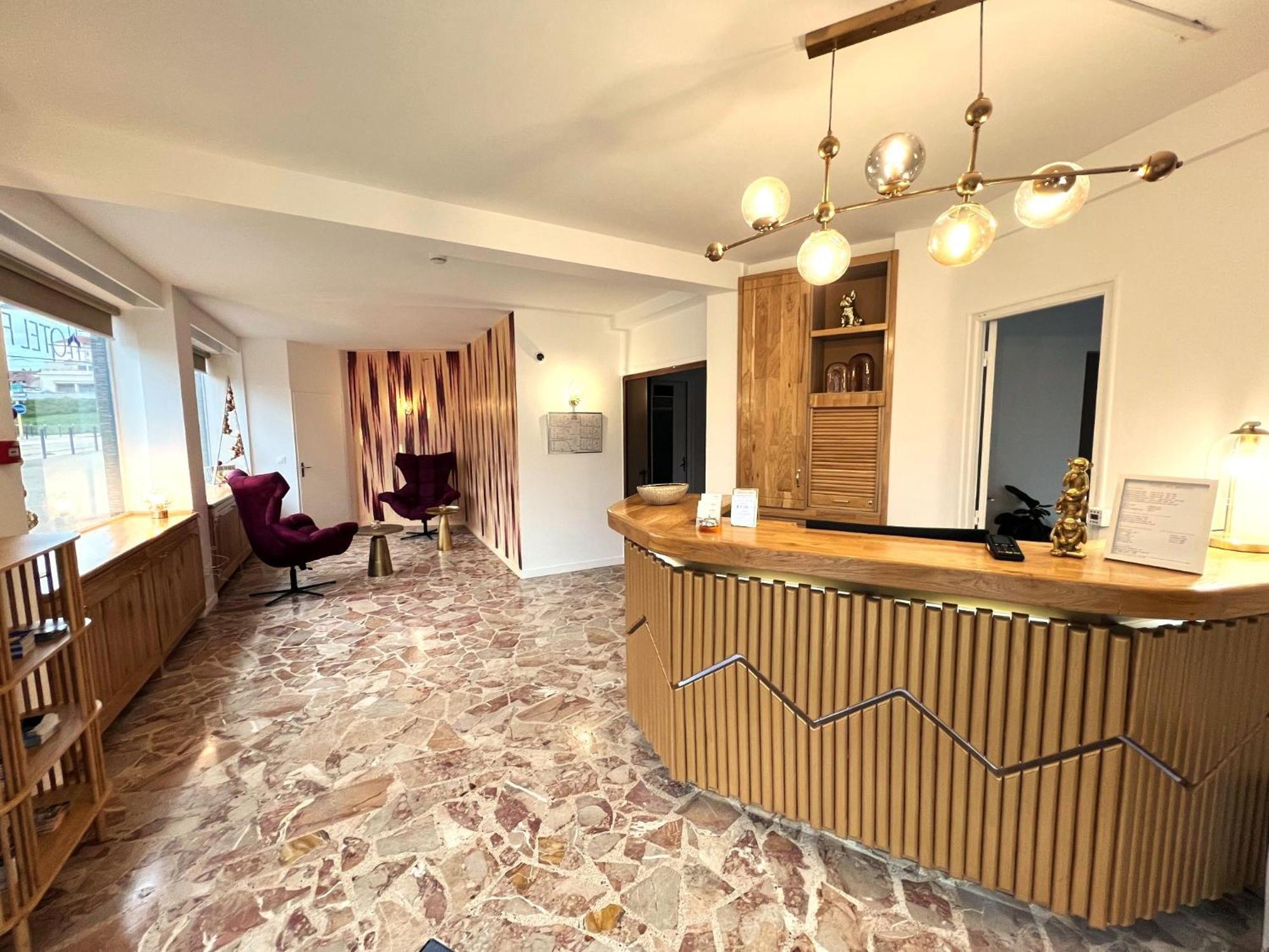 Contact Hotel Foch Besançon Zewnętrze zdjęcie
